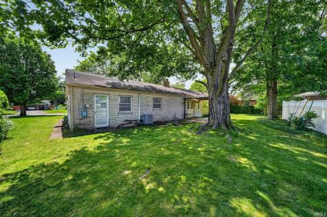 1915 Churchill Drive South Bend IN 46617