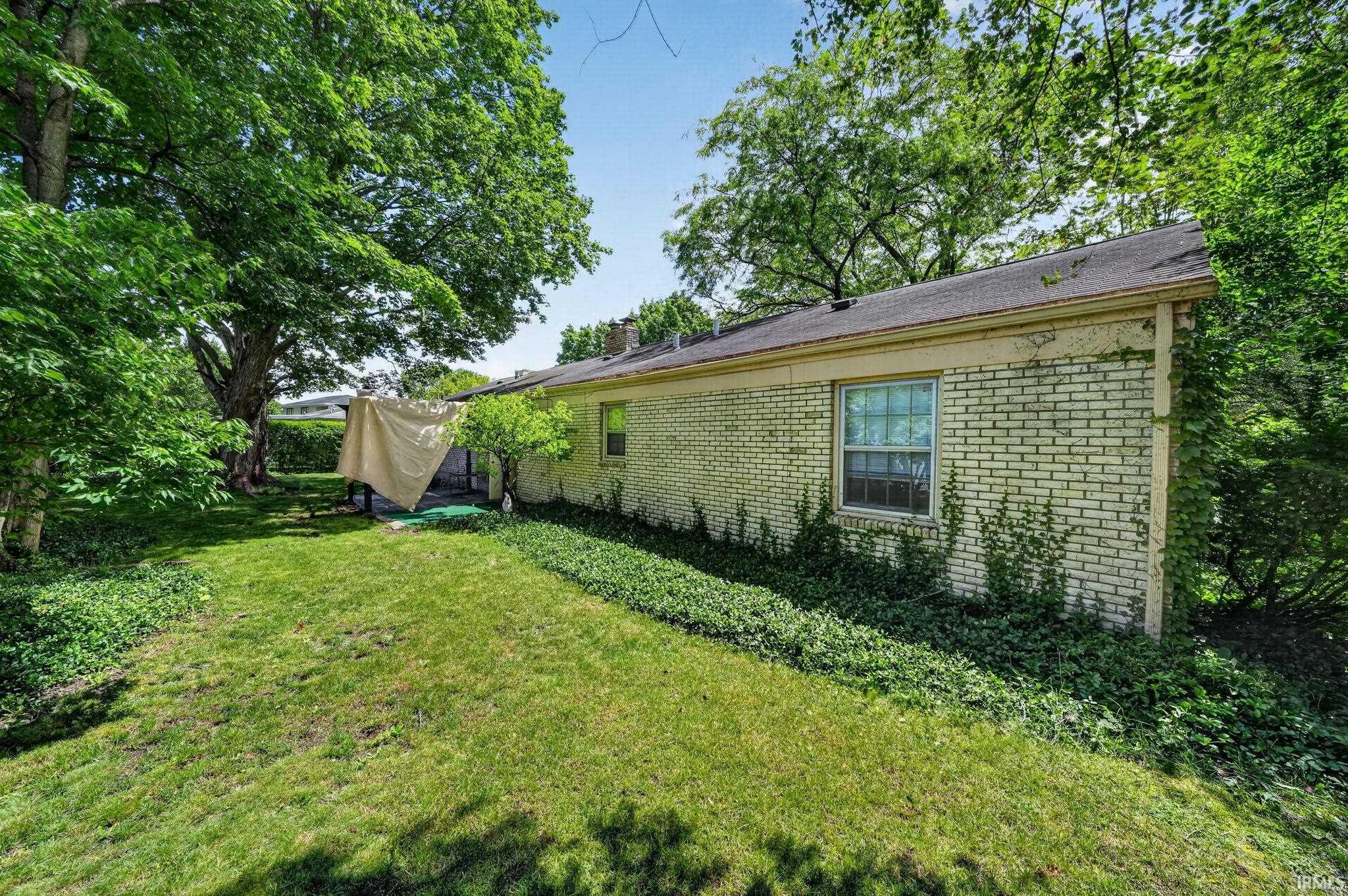 1915 Churchill Drive South Bend IN 46617