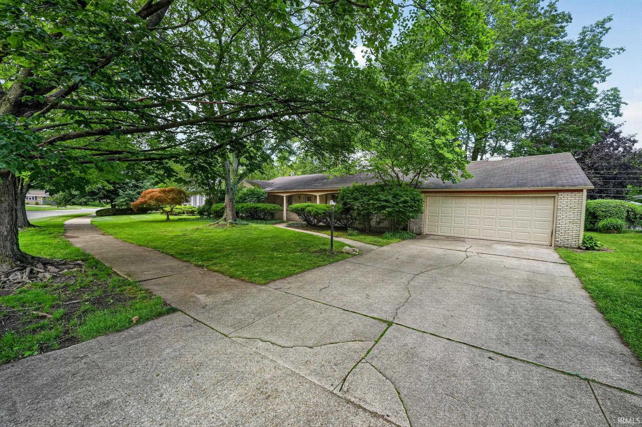 1915 Churchill Drive South Bend IN 46617