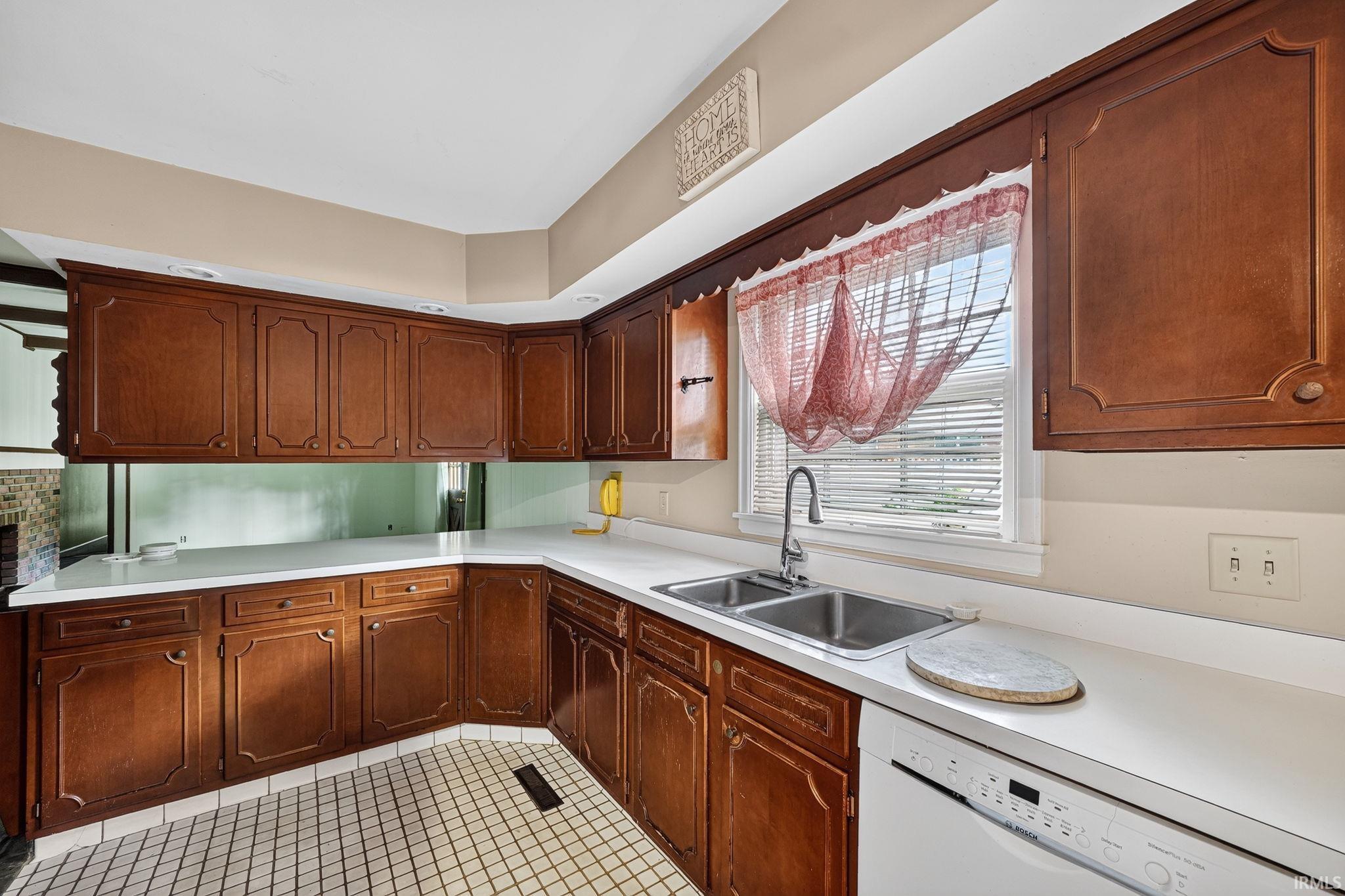 1915 Churchill Drive South Bend IN 46617