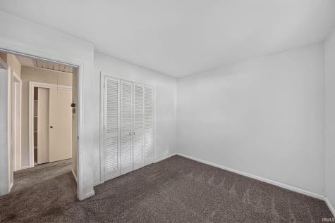 1915 Churchill Drive South Bend IN 46617