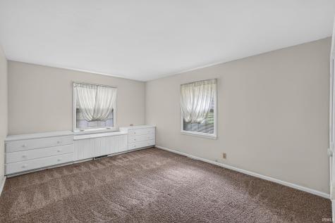 1915 Churchill Drive South Bend IN 46617