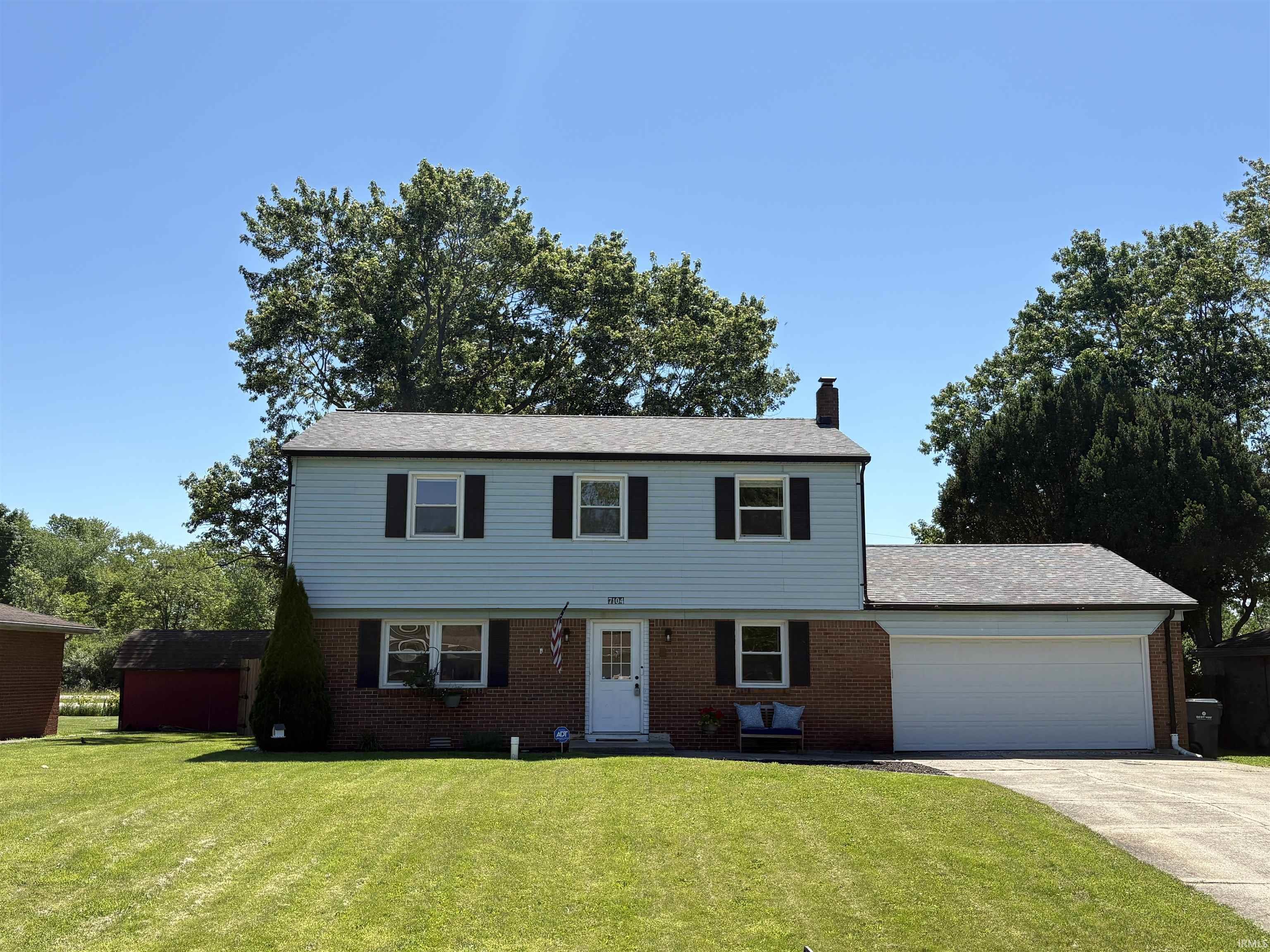 7104 S Hibiscus Drive Muncie IN 47302