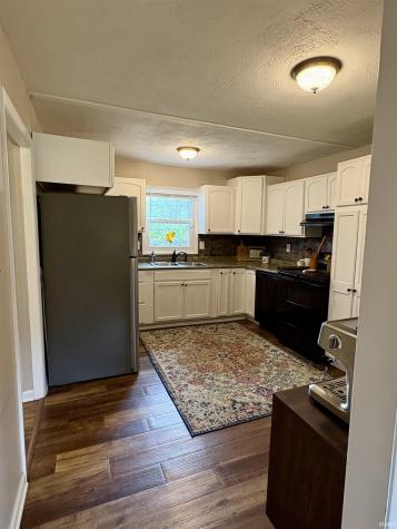7104 S Hibiscus Drive Muncie IN 47302