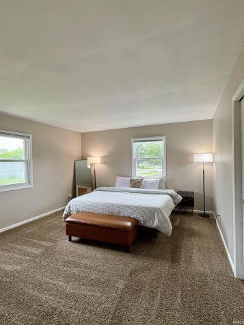 7104 S Hibiscus Drive Muncie IN 47302
