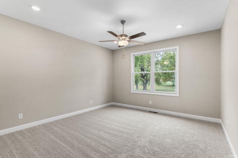 2127 Deepwater Loop Monticello IN 47960