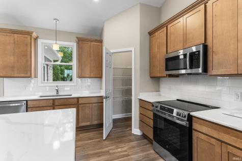2127 Deepwater Loop Monticello IN 47960