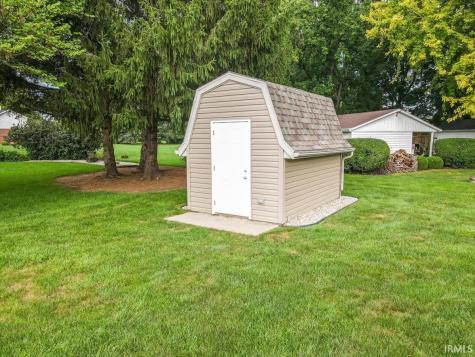 531 Lissaaron Drive Winchester IN 47394