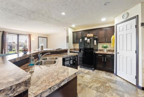 4222 N Lighthouse Drive Warsaw IN 46582
