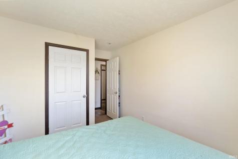 4222 N Lighthouse Drive Warsaw IN 46582
