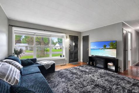 1814 Cambridge Drive Warsaw IN 46580