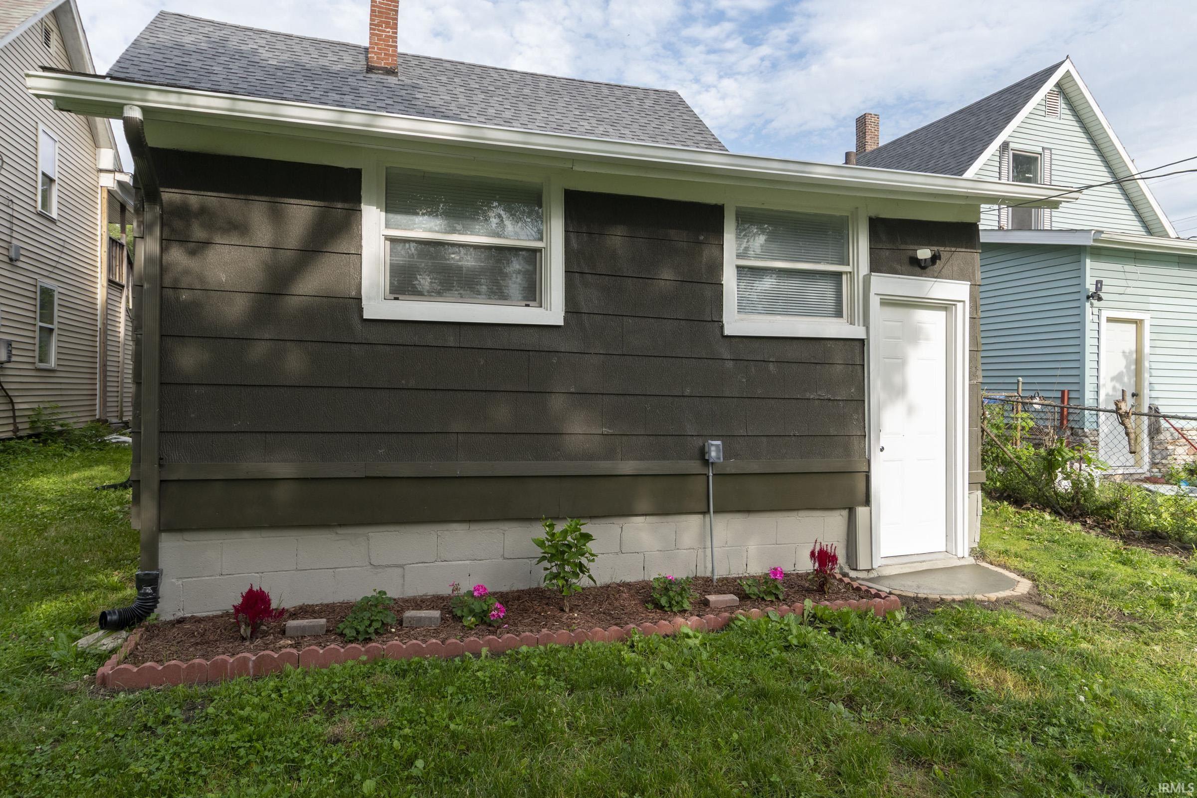 922 Monroe Street Elkhart IN 46516
