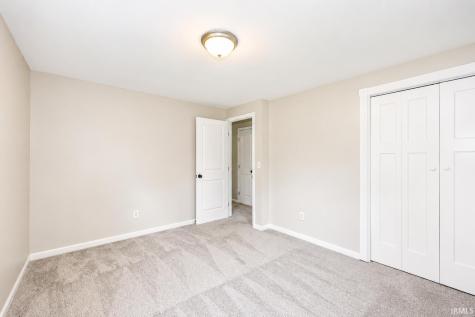 1918 Klug Drive Fort Wayne IN 46818