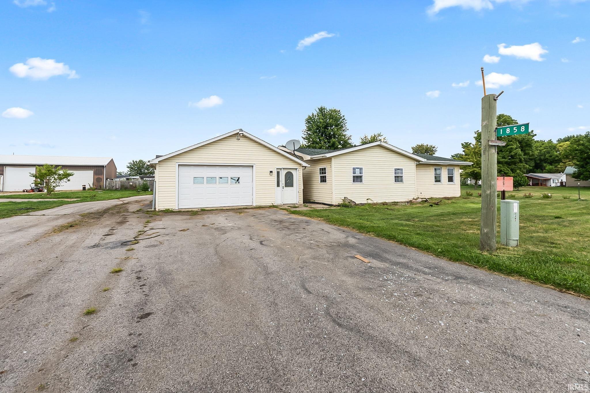 1858 W Auburn Drive Auburn IN 46706