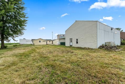 1858 W Auburn Drive Auburn IN 46706