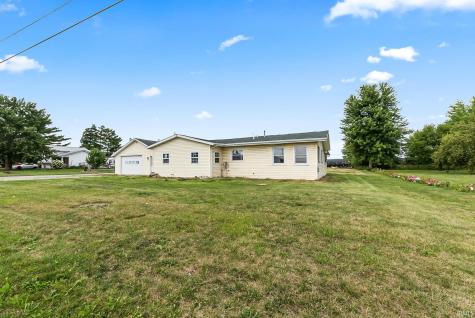 1858 W Auburn Drive Auburn IN 46706