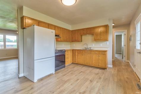 2580 Juanita Avenue Wadesville IN 47638