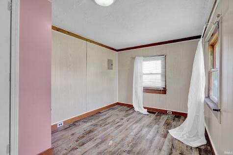 328 Wells Avenue Mitchell IN 47446