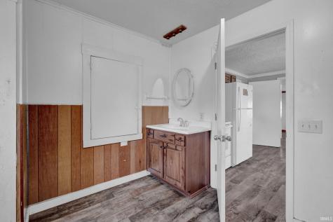 328 Wells Avenue Mitchell IN 47446