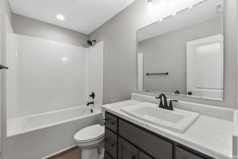 1584 Lagonda Trail Fort Wayne IN 46818