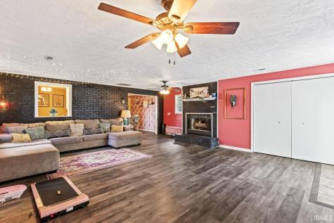 9967 N County Road 800 Road Daleville IN 47334