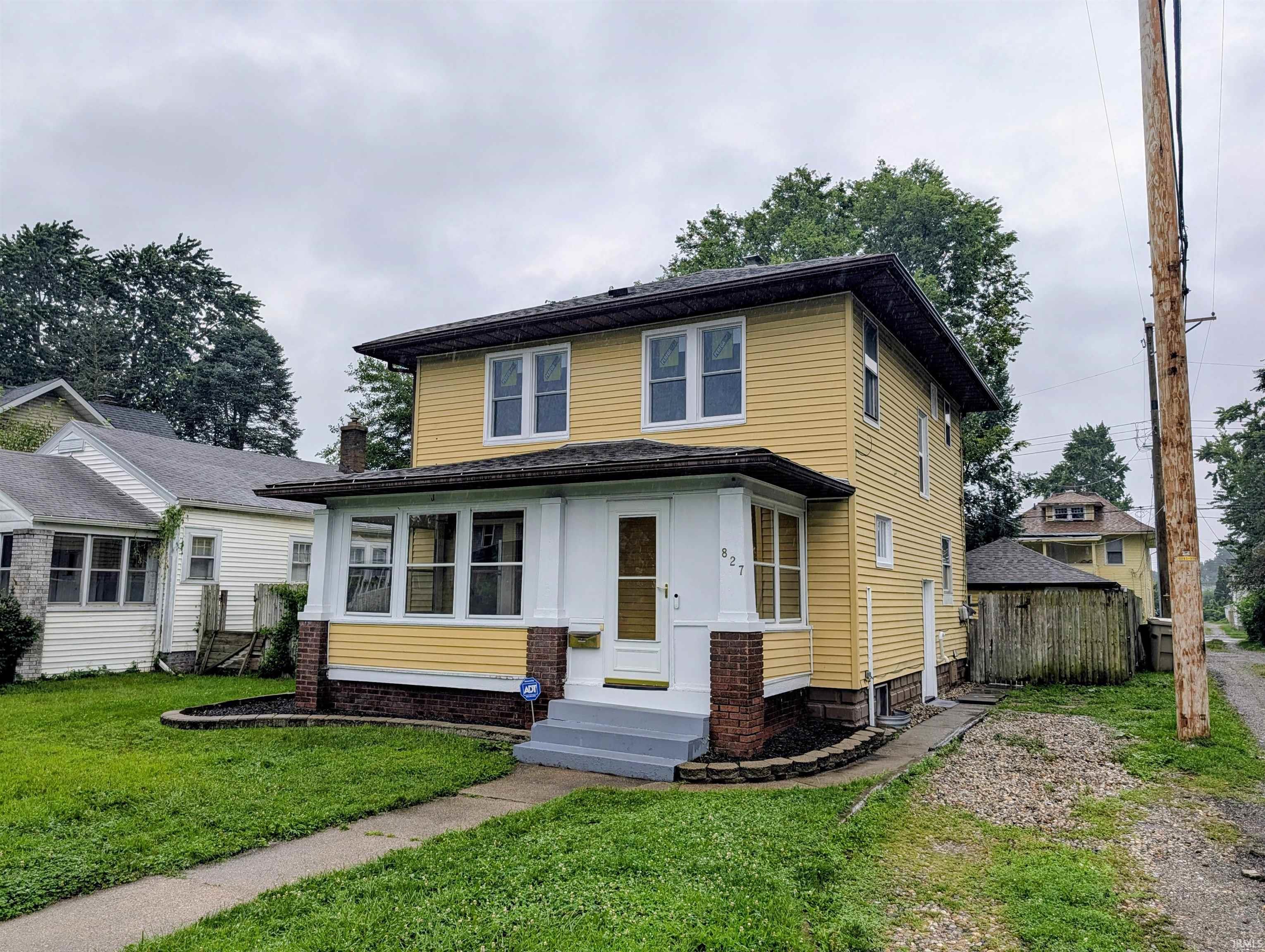 827 E Ewing Avenue South Bend IN 46613