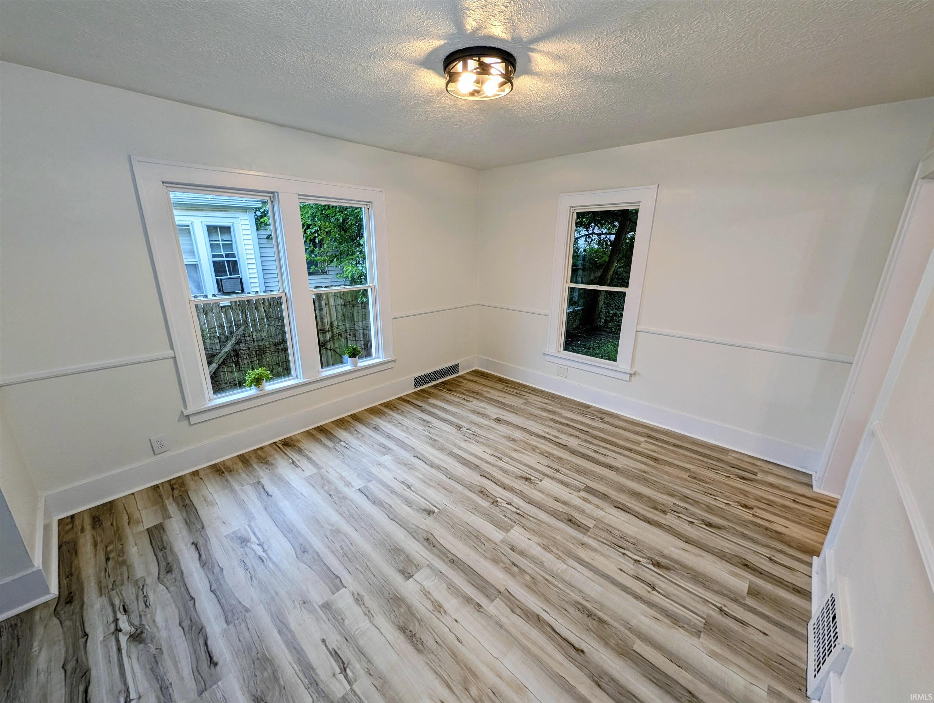 827 E Ewing Avenue South Bend IN 46613