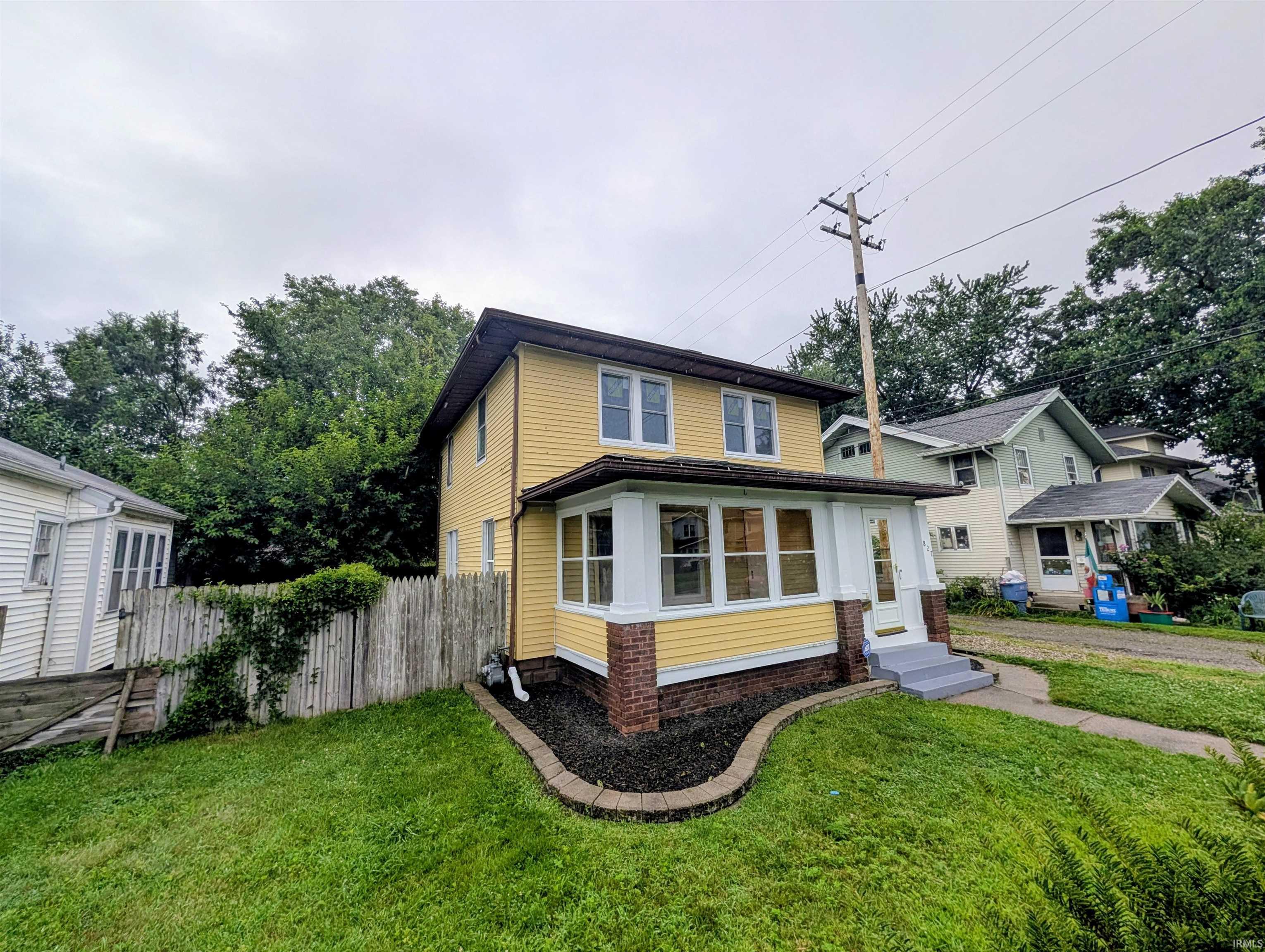 827 E Ewing Avenue South Bend IN 46613