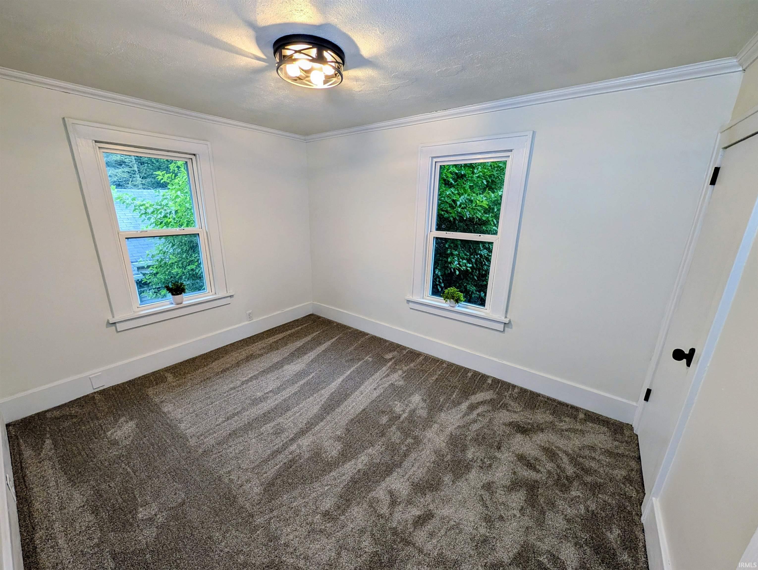 827 E Ewing Avenue South Bend IN 46613