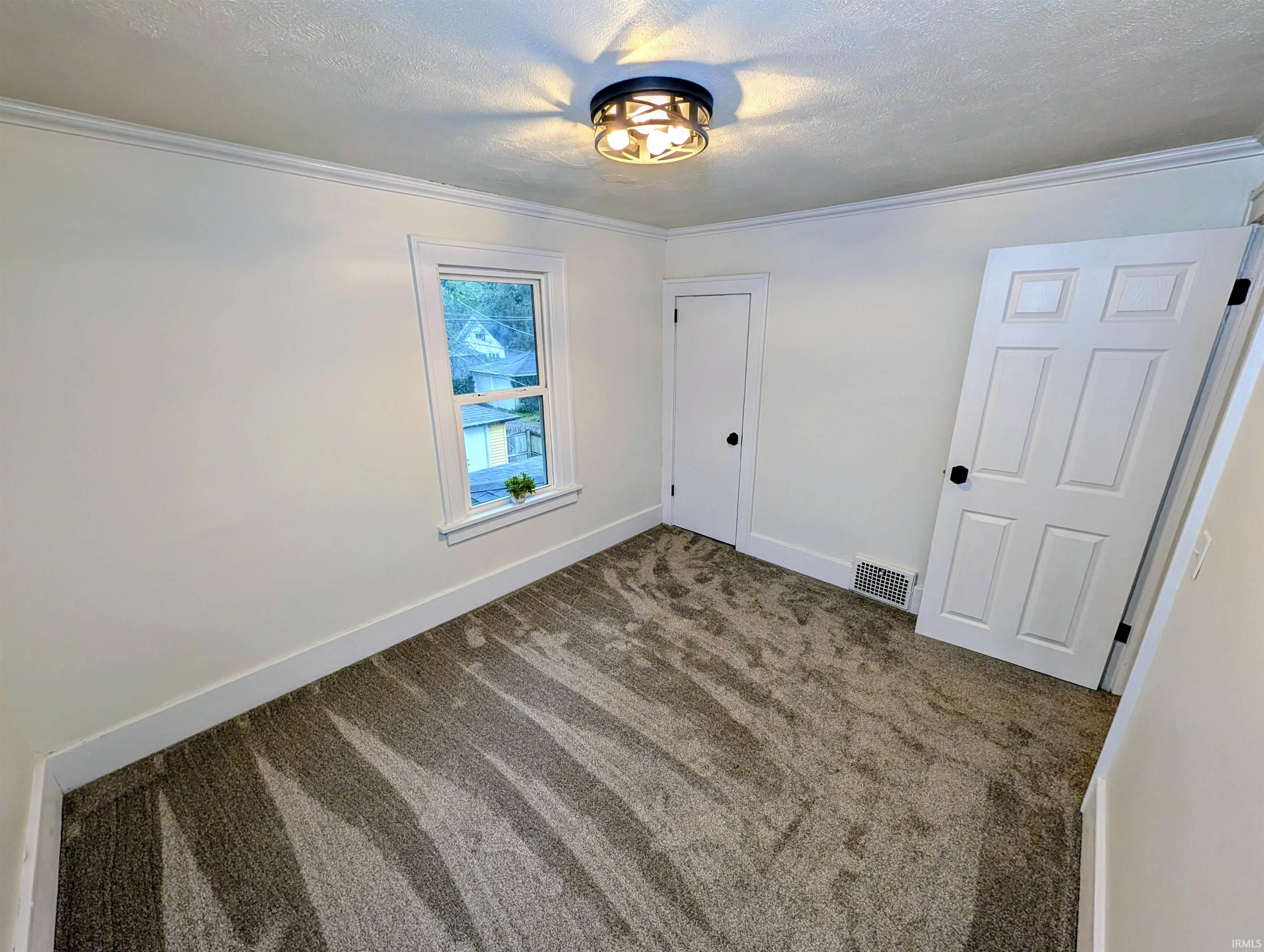827 E Ewing Avenue South Bend IN 46613