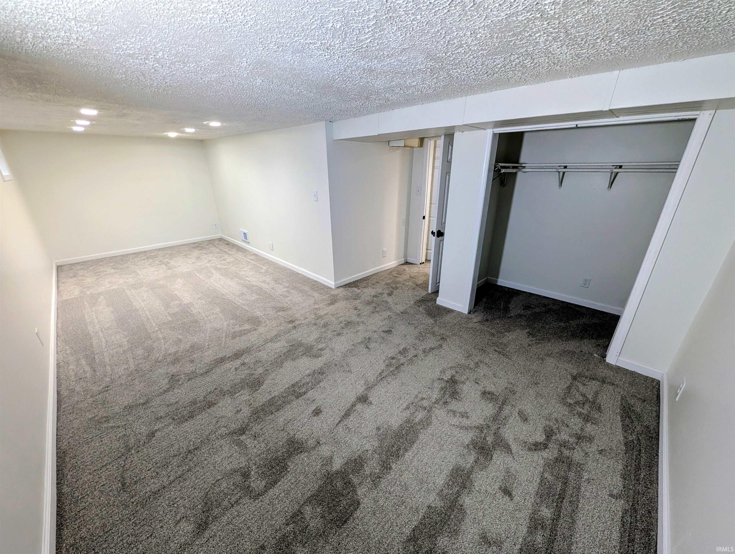 827 E Ewing Avenue South Bend IN 46613