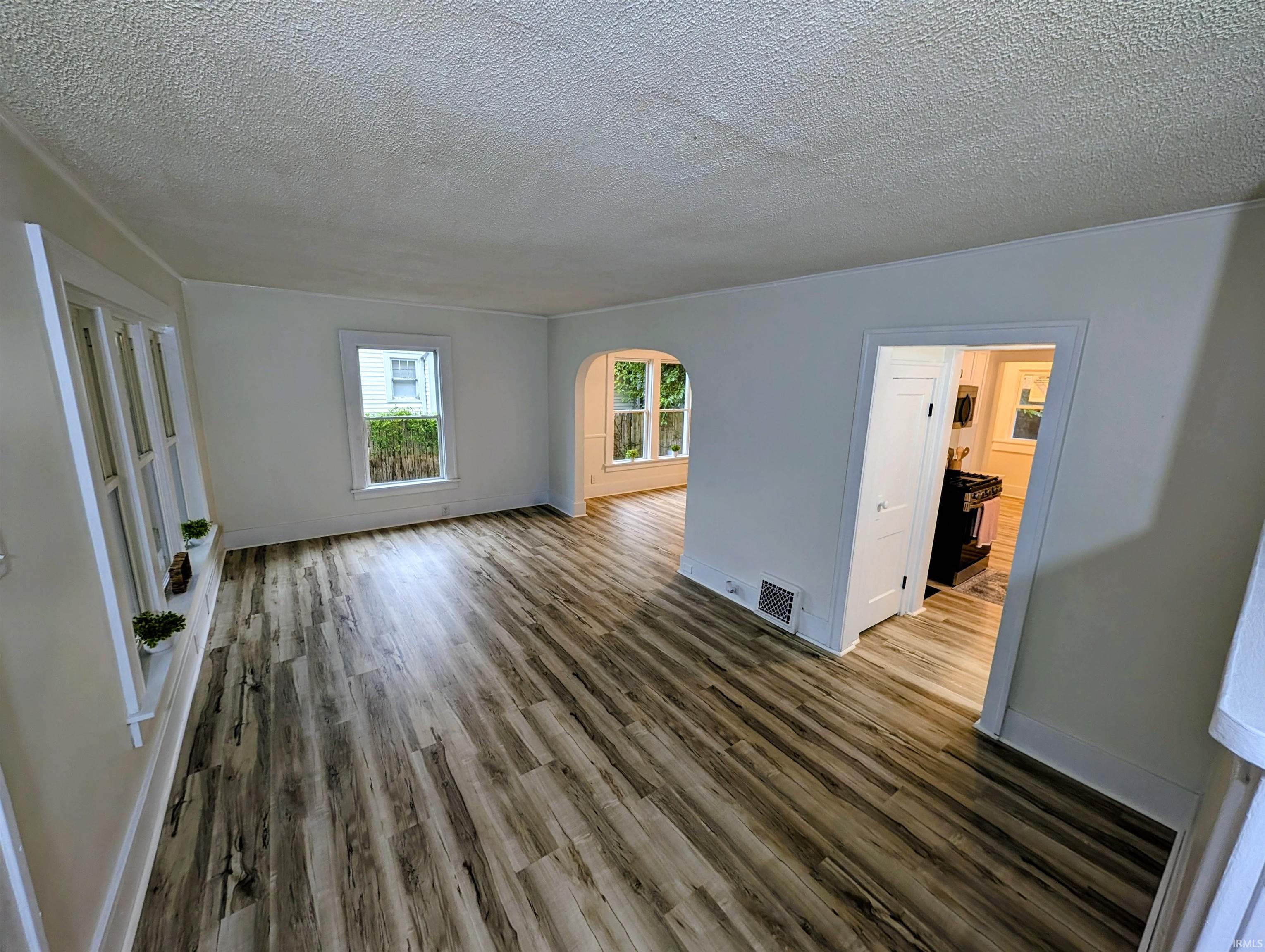 827 E Ewing Avenue South Bend IN 46613