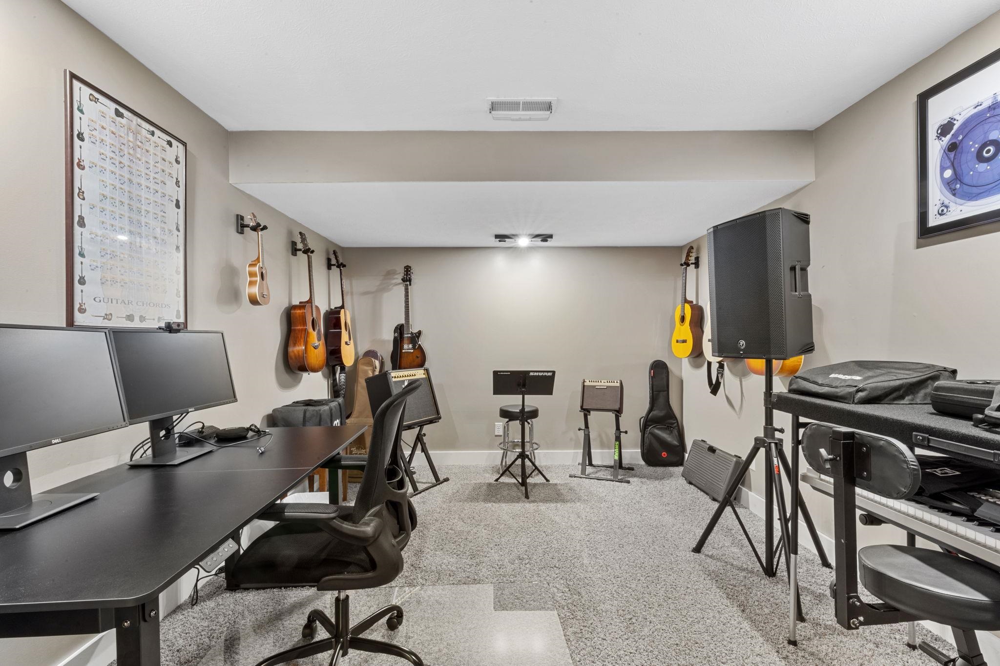 13745 Ranier Drive Middlebury IN 46540
