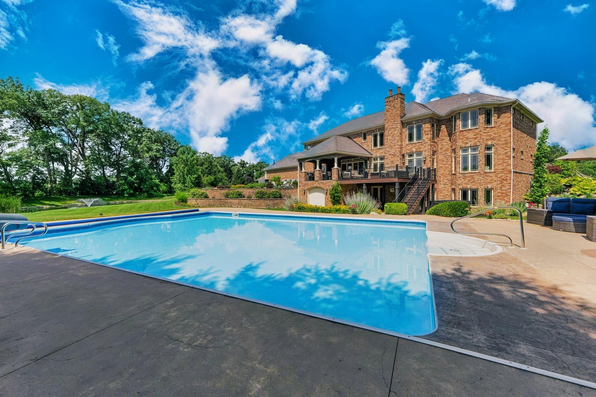 53717 Meadow Lake Court Elkhart IN 46514
