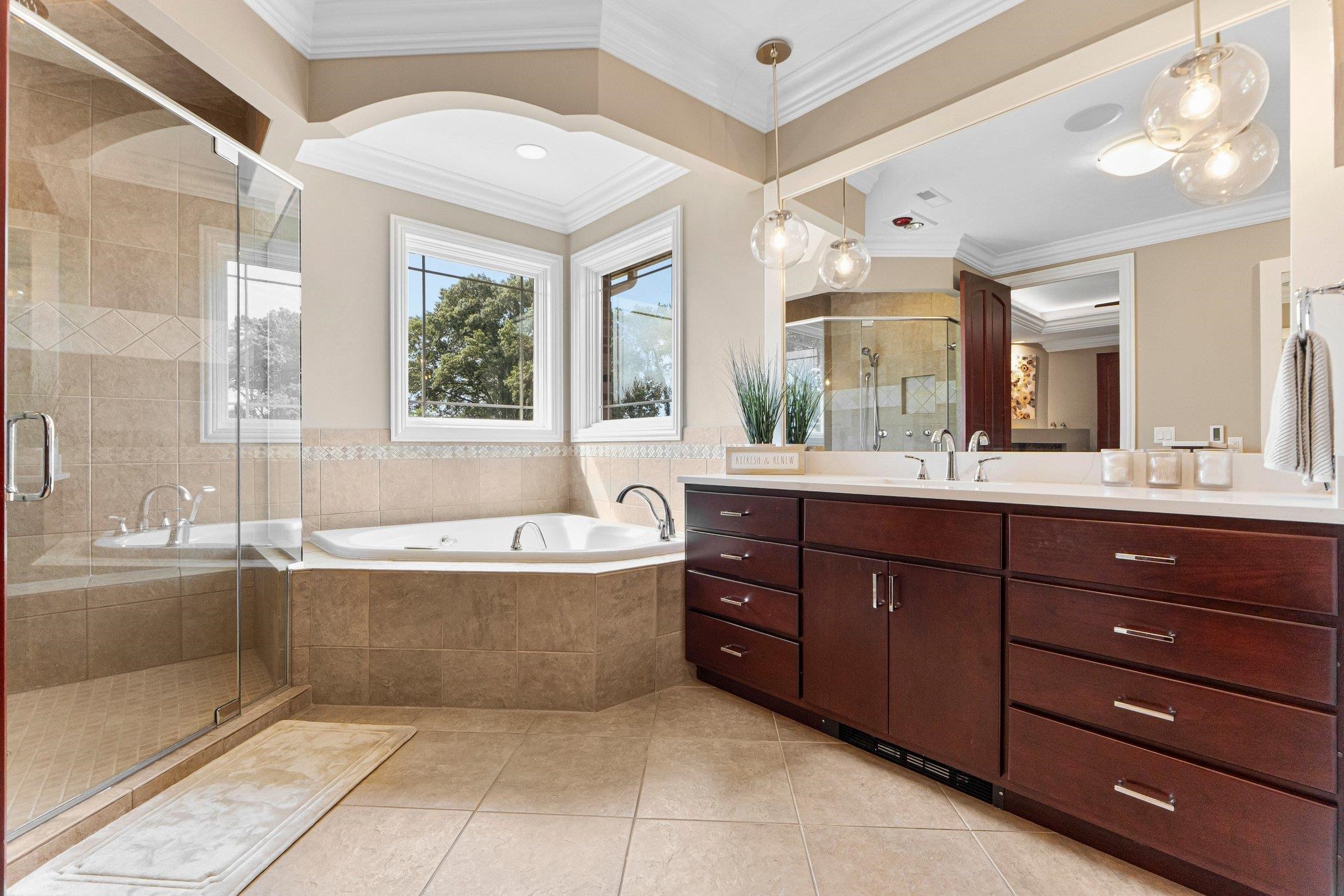 53717 Meadow Lake Court Elkhart IN 46514