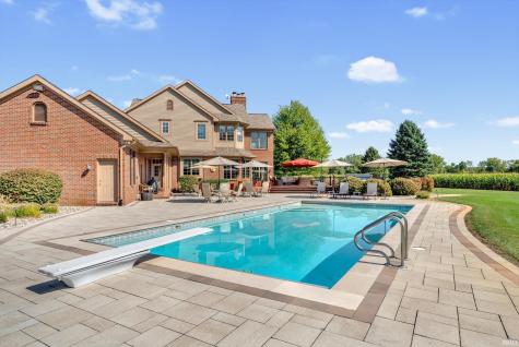 68555 Oak Road Lakeville IN 46536