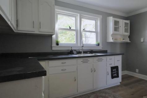 303 N Fulton Street Parker City IN 47368