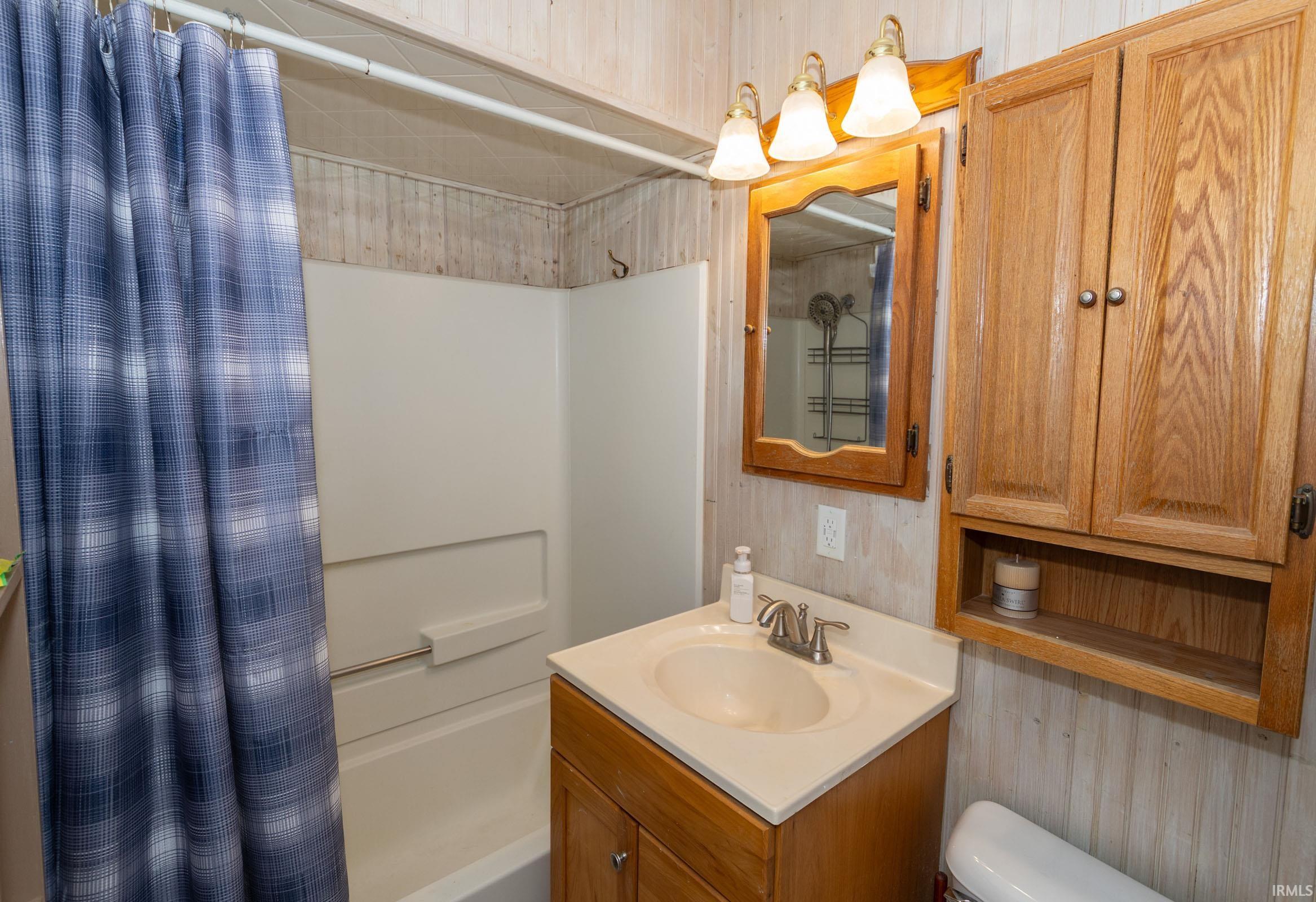909 E Oakside Street South Bend IN 46614