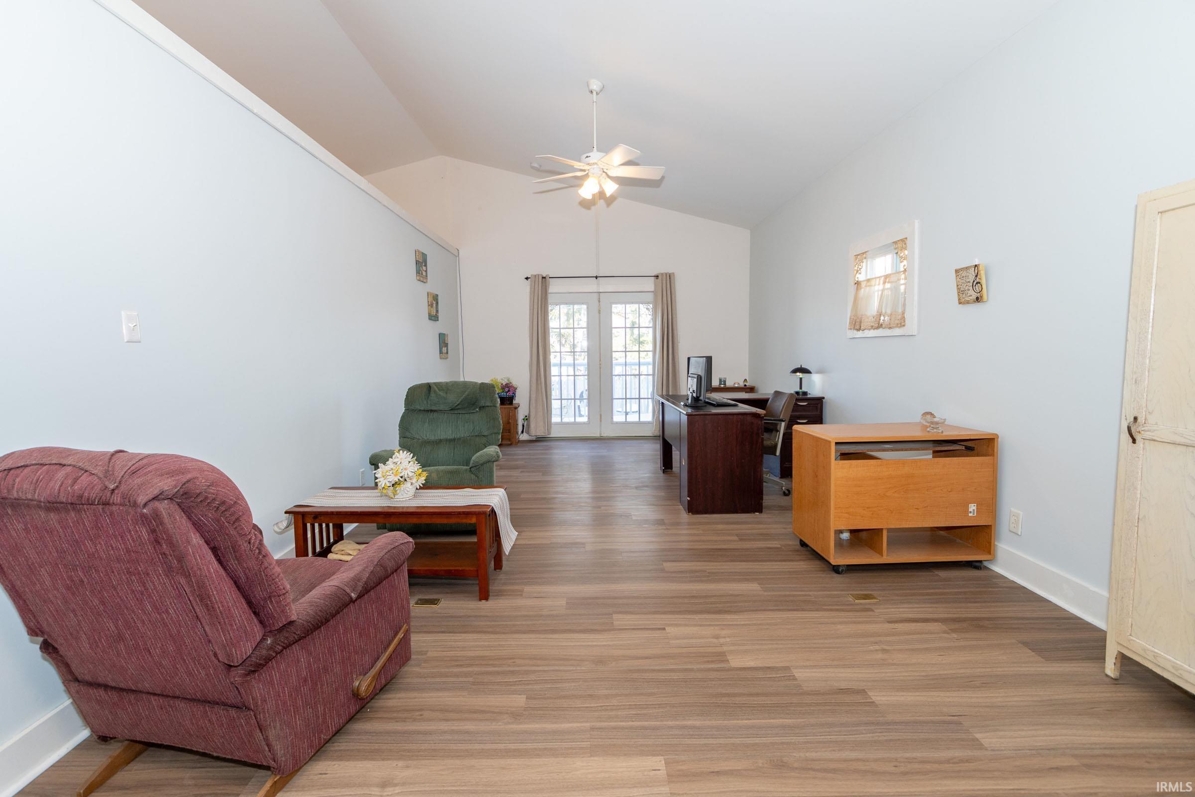 909 E Oakside Street South Bend IN 46614