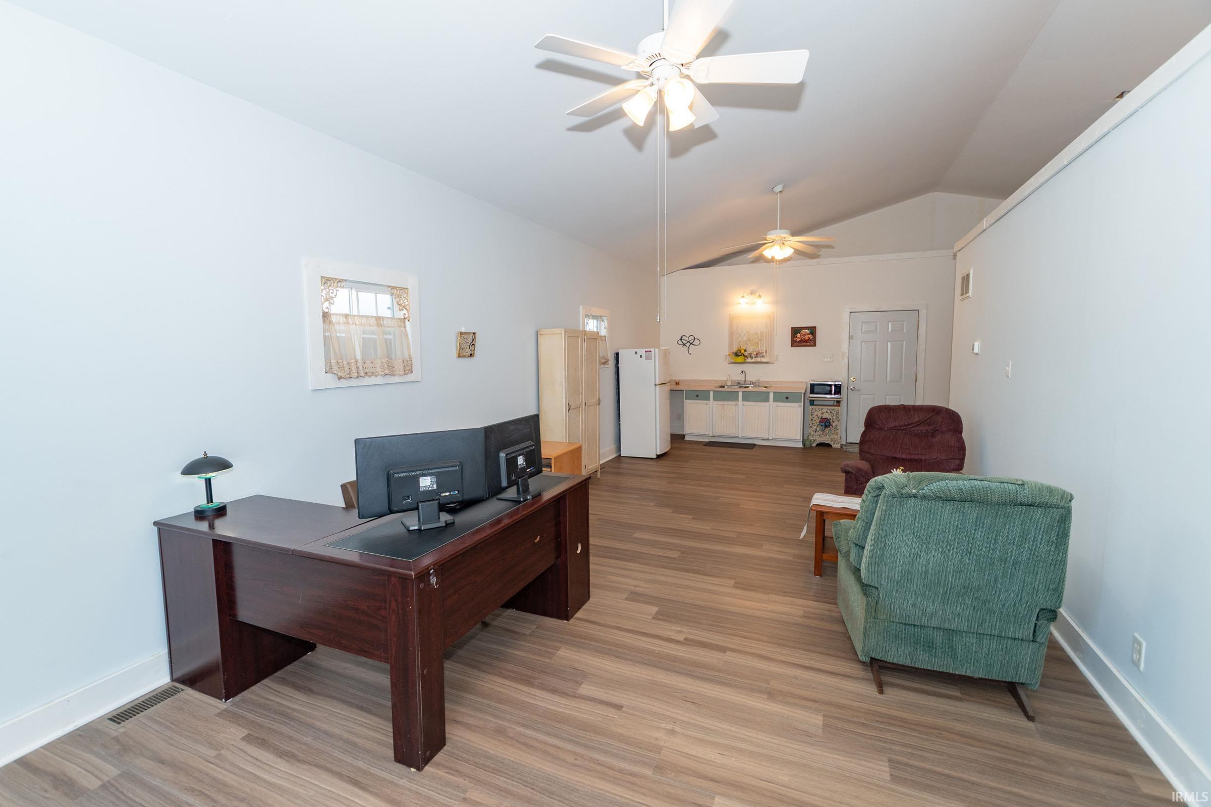 909 E Oakside Street South Bend IN 46614