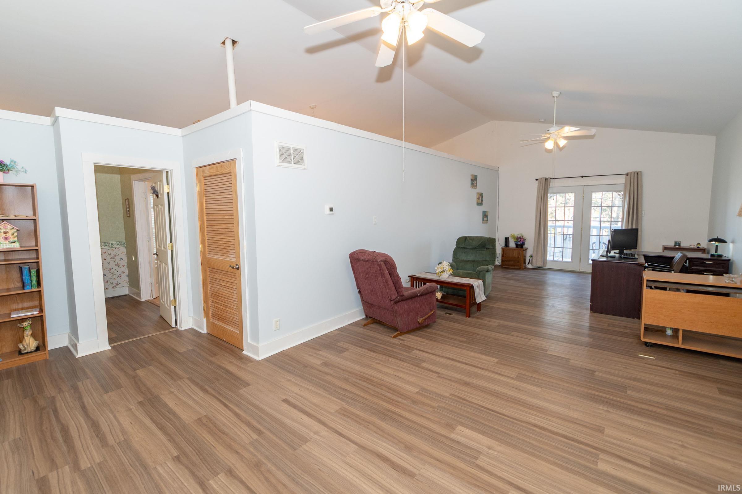 909 E Oakside Street South Bend IN 46614