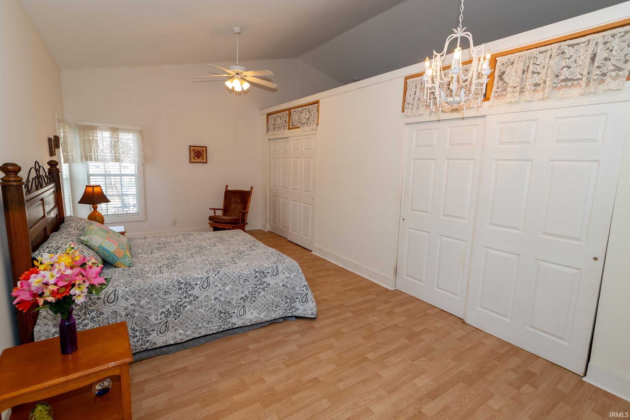 909 E Oakside Street South Bend IN 46614