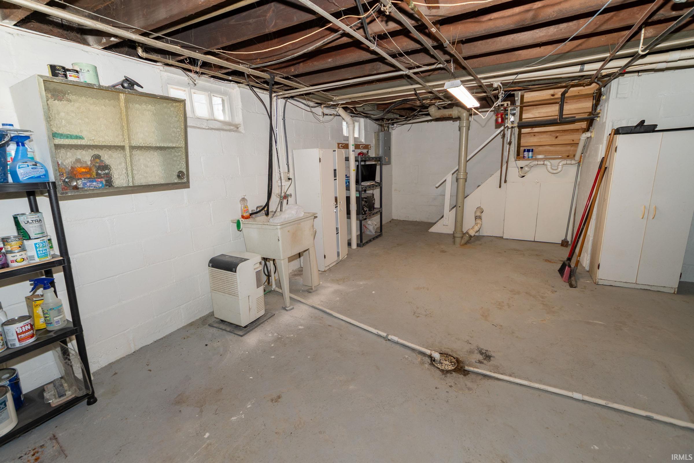 909 E Oakside Street South Bend IN 46614