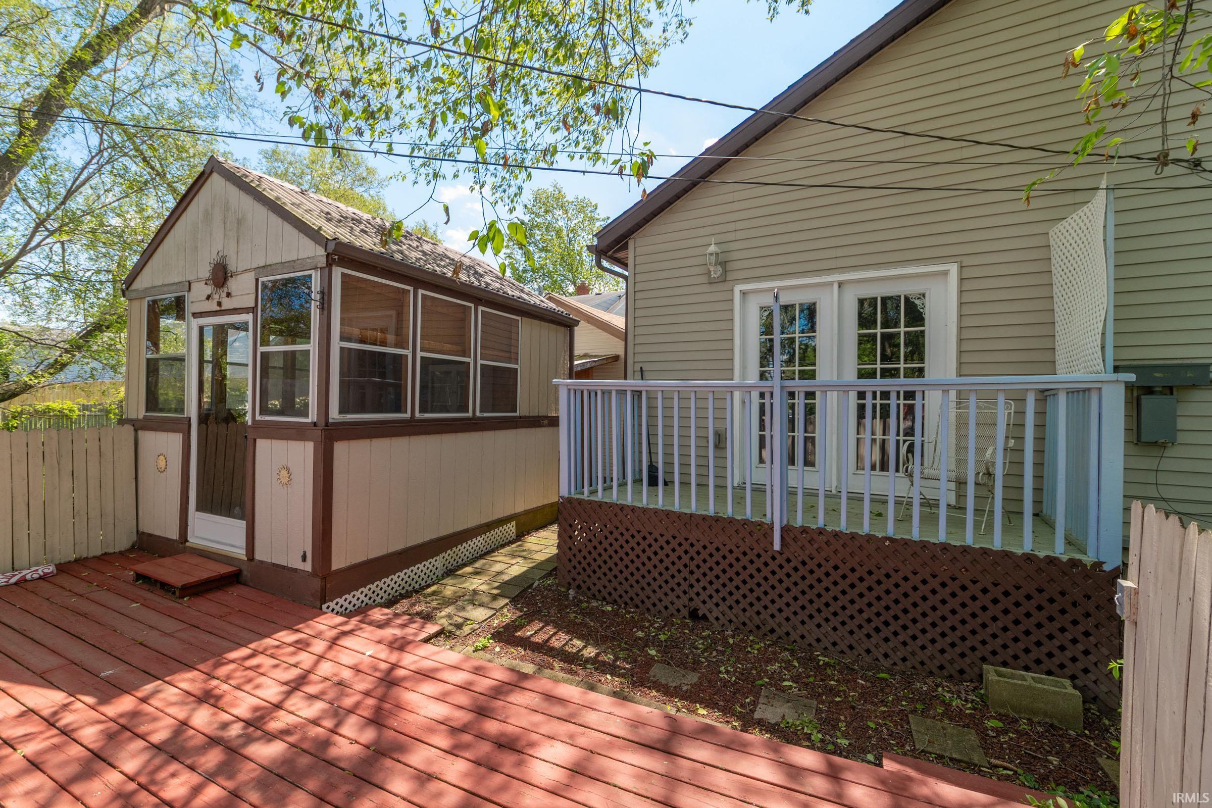 909 E Oakside Street South Bend IN 46614