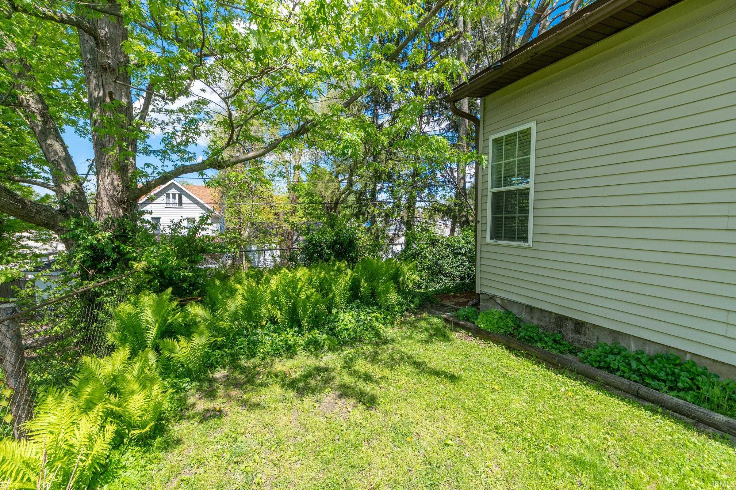 909 E Oakside Street South Bend IN 46614
