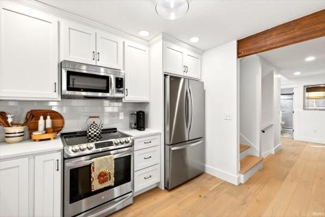 9428 S Harbour Pointe Drive Bloomington IN 47401