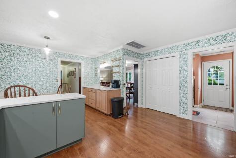 2215 W Woodmont Drive Muncie IN 47304