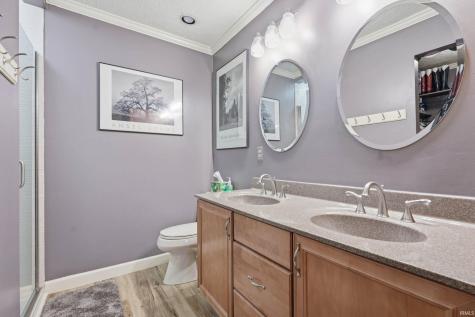 2215 W Woodmont Drive Muncie IN 47304
