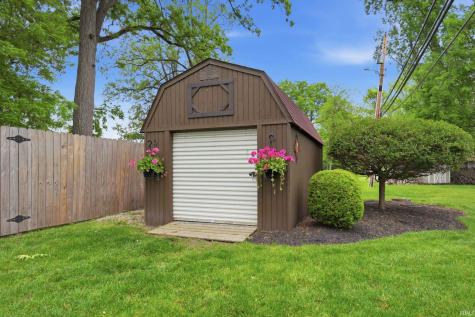2215 W Woodmont Drive Muncie IN 47304