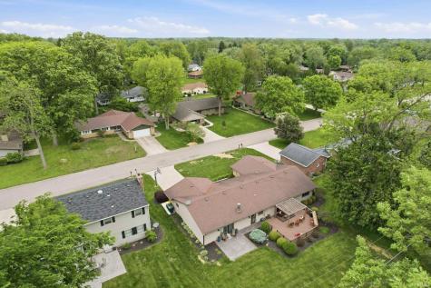 2215 W Woodmont Drive Muncie IN 47304